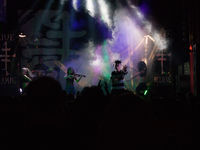 The Crüxshadows