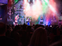 The Crüxshadows