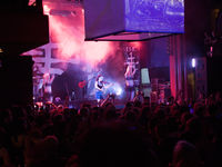 The Crüxshadows