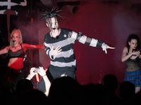 The Crüxshadows