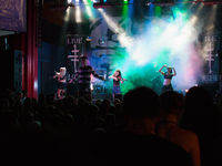 The Crüxshadows